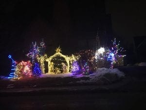 Merry Christmas! QC Scene Highlights The Christmas Lights of The Quad-Cities!