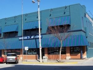 Big Swing Swings Into Downtown Rock Island Next Friday!