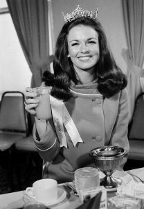 Former Rock Island Argus Reporter Conquers D.C., Releases New Book on Miss America History