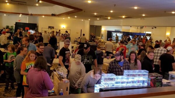 Tropical Fish Swap Swims Into Davenport At Golden Leaf Banquet Center Today