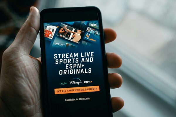 A selection of handy apps for Illinois and Iowa’s sports fans to download in 2025 - QuadCities.com