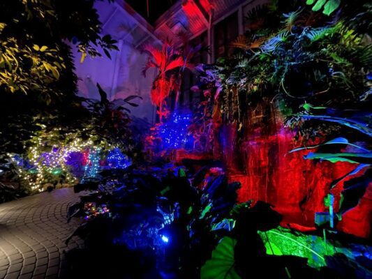 Quad City Botanical Center, Rock Island, Opens “Winter Lights” Friday